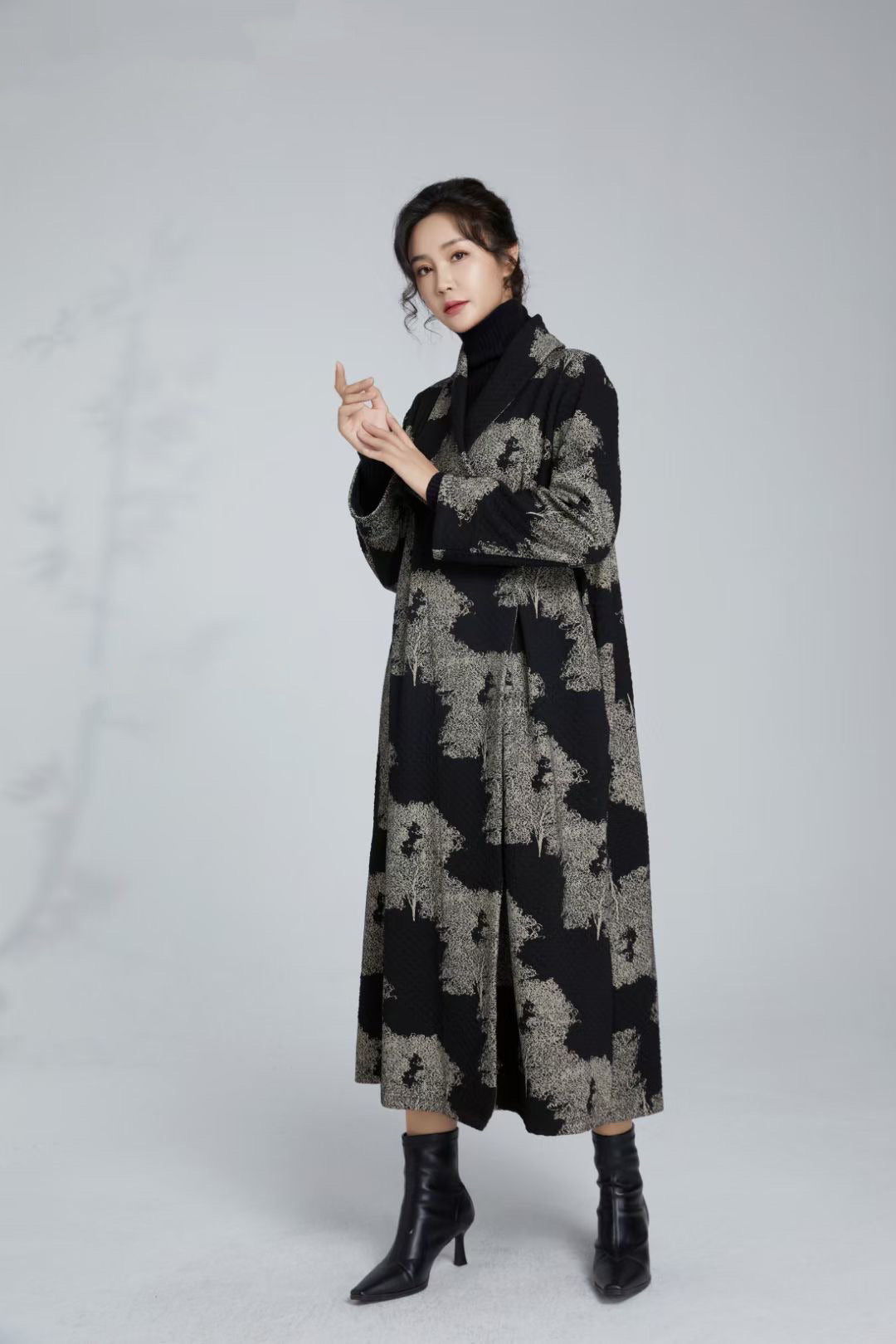 Black and Gray Twill Long Autumn Coat